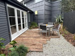Studio on Oakview外面的花园