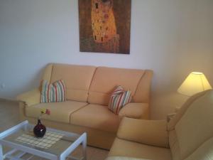 Fotografie z fotogalerie ubytování Wunderschöne Ferienwohnung mit WLan und großer sonniger Terrasse sowie Gemeinschaftspool, Garten und Kinderspielplatz v destinaci La Mata