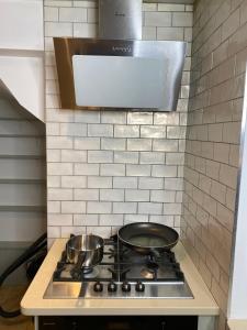 Gallery image of Sanzzy Room London in Thornton Heath