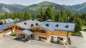 Nespecifikovaný výhled na hory nebo výhled na hory při pohledu z prázdninového domu + 24 fotografií