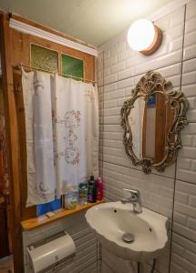 A bathroom at Container Luxury House Még 37 kép