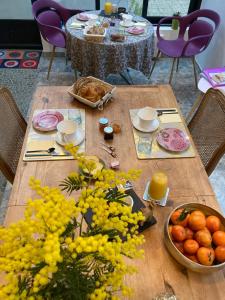 Jedlo v ubytovaní bed & breakfast alebo blízkom okolí