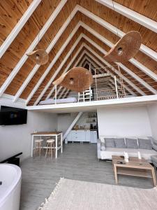 Μια τηλεόραση ή/και κέντρο ψυχαγωγίας στο Hangalov