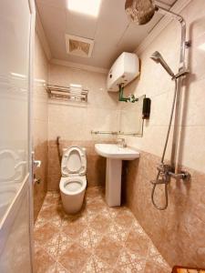 Koupelna v ubytování Khuyên Ngọc Hotel