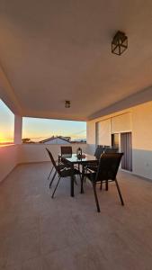 En balkon eller terrasse på Apartment Leilani & Karolina