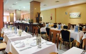Hotel ViveMar餐厅或其他用餐的地方
