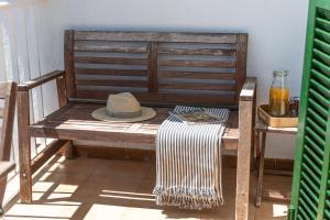 Posteľ alebo postele v izbe v ubytovaní NEW! APARTMENT HARMONIA, FRONT SEA VIEW, CALA MARSAL BEACH 300m