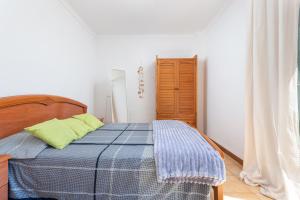 Posteľ alebo postele v izbe v ubytovaní NEW! APARTMENT HARMONIA, FRONT SEA VIEW, CALA MARSAL BEACH 300m
