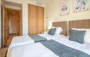 Posteľ alebo postele v izbe v ubytovaní 2 Bedroom Gorgeous Apartment In Manilva