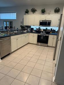 صورة لـ Shrek's Hideout! - 5 min from Disney! في كيسيمي