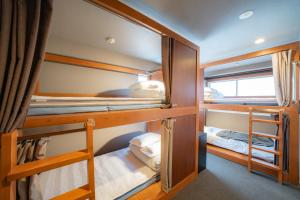 Postel nebo postele na pokoji v ubytování Grand Hostel LDK Odori Park + 37 fotografií