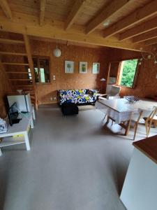 Posezení v ubytování Gîte Chalet Morvan Bourgogne