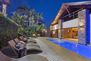 Πισίνα στο ή κοντά στο Dolphin Coast YOLO Spaces - Ballito Beach House Villa