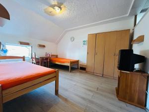 Postel nebo postele na pokoji v ubytování Rooms for rent "SARA"