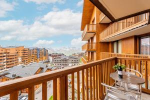 Balkón nebo terasa v ubytování Ski In-Out - Heart of Val Thorens Warm-Hearted Apartment, WiFi 165
