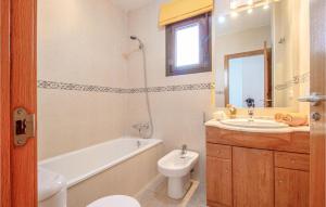 A bathroom at Gorgeous Home In Orihuela Costa