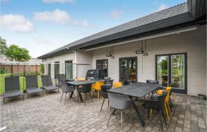 Patio nebo venkovní prostory v ubytování Awesome Home In Holstebro With Kitchen
