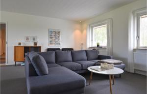 Posezení v ubytování Awesome Home In Holstebro With Kitchen