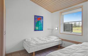 Postel nebo postele na pokoji v ubytování Pet Friendly Home In Pandrup With Wifi
