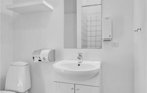 Koupelna v ubytování Pet Friendly Home In Pandrup With Wifi + 11 fotografií