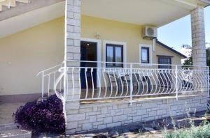 Φωτογραφία από το άλμπουμ του Silva-Unterkunft im Erdgeschoss, 2 Schlafzimmer, Garten σε Bašanija