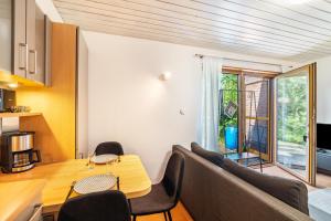 Posezení v ubytování Ersfeld - Bad Teinach Appartment + 17 fotografií
