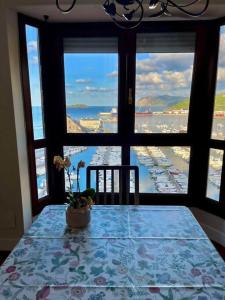 Ένα ή περισσότερα κρεβάτια σε δωμάτιο στο Ertzilla apartament - Vistas al mar
