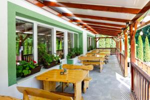 Restaurace v ubytování Fehér Sas Panzió