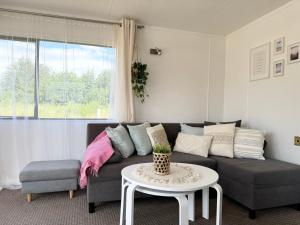 LUCY duży domek kempingowy - Camp Spot的休息区