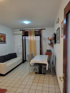 Μια τηλεόραση ή/και κέντρο ψυχαγωγίας στο Apartmani Centar