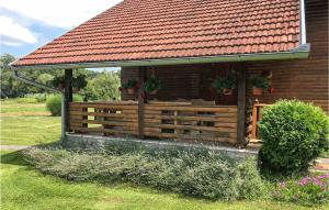 Ein Garten an der Unterkunft 3 Bedroom Gorgeous Home In Cacinci