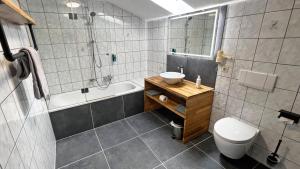 Koupelna v ubytování HIL - Hotel im Lus Schopfheim
