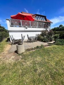 Zahrada ubytování Wunderschöne Wohnung in Warnstedt mit Garten und Grill