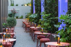 Keight Hotel Opatija, Curio Collection By Hilton外面的花园