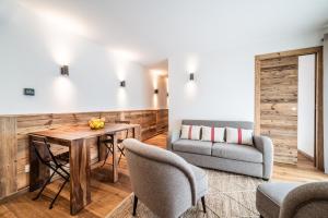 Χώρος καθιστικού στο Apartment Poppy Les Gets - by EMERALD STAY +17 φωτογραφίες
