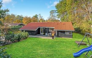 Κήπος έξω από το 4 Bedroom Amazing Home In Hadsund +9 φωτογραφίες