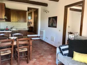 Kuchyň nebo kuchyňský kout v ubytování Agriturismo Melodie Toscane Sorano