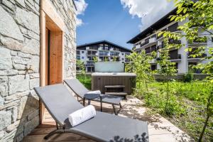 Κήπος έξω από το Apartment Poppy Les Gets - by EMERALD STAY