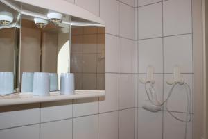 Ένα μπάνιο στο Ferienwohnung Weingut Kost +32 φωτογραφίες