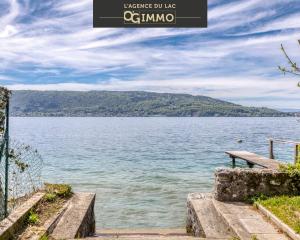 a view of lake geneva from the shore at Villa Playa in Veyrier-du-Lac