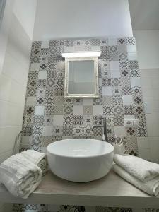 Bilik mandi di WindwoW - Your flat in Baunei