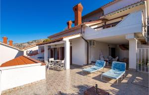 Balkón alebo terasa v ubytovaní 2 Bedroom Nice Apartment In Jablanac