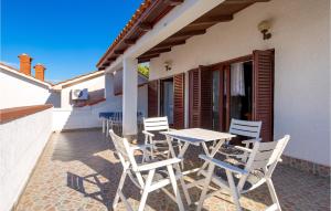 Balkón alebo terasa v ubytovaní 2 Bedroom Nice Apartment In Jablanac