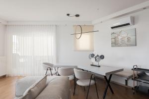Posezení v ubytování Athenian Riviera Sea View Penthouse