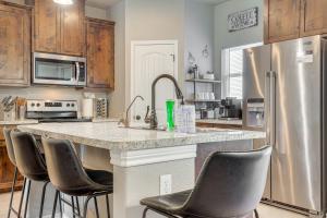 Gallery image of 1 Mi to Canyon Lake Home with Pool, Hot Tub and Sauna in Canyon Lake