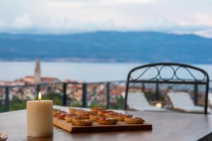 Jídlo v vily nebo okolí