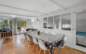 Φωτογραφία από το άλμπουμ του Stunning Home In Rømø With Sauna σε Bolilmark