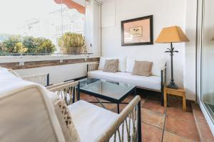 Posedenie v ubytovaní BEACHFRONT GOLDEN MILE PUENTO ROMANO SEA VIEW WIFI