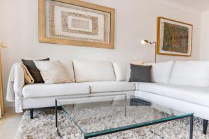 Posedenie v ubytovaní BEACHFRONT GOLDEN MILE PUENTO ROMANO SEA VIEW WIFI