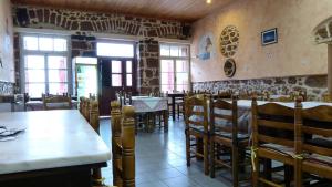 Restaurace v ubytování Akrotainaritis Rooms + 37 fotografií